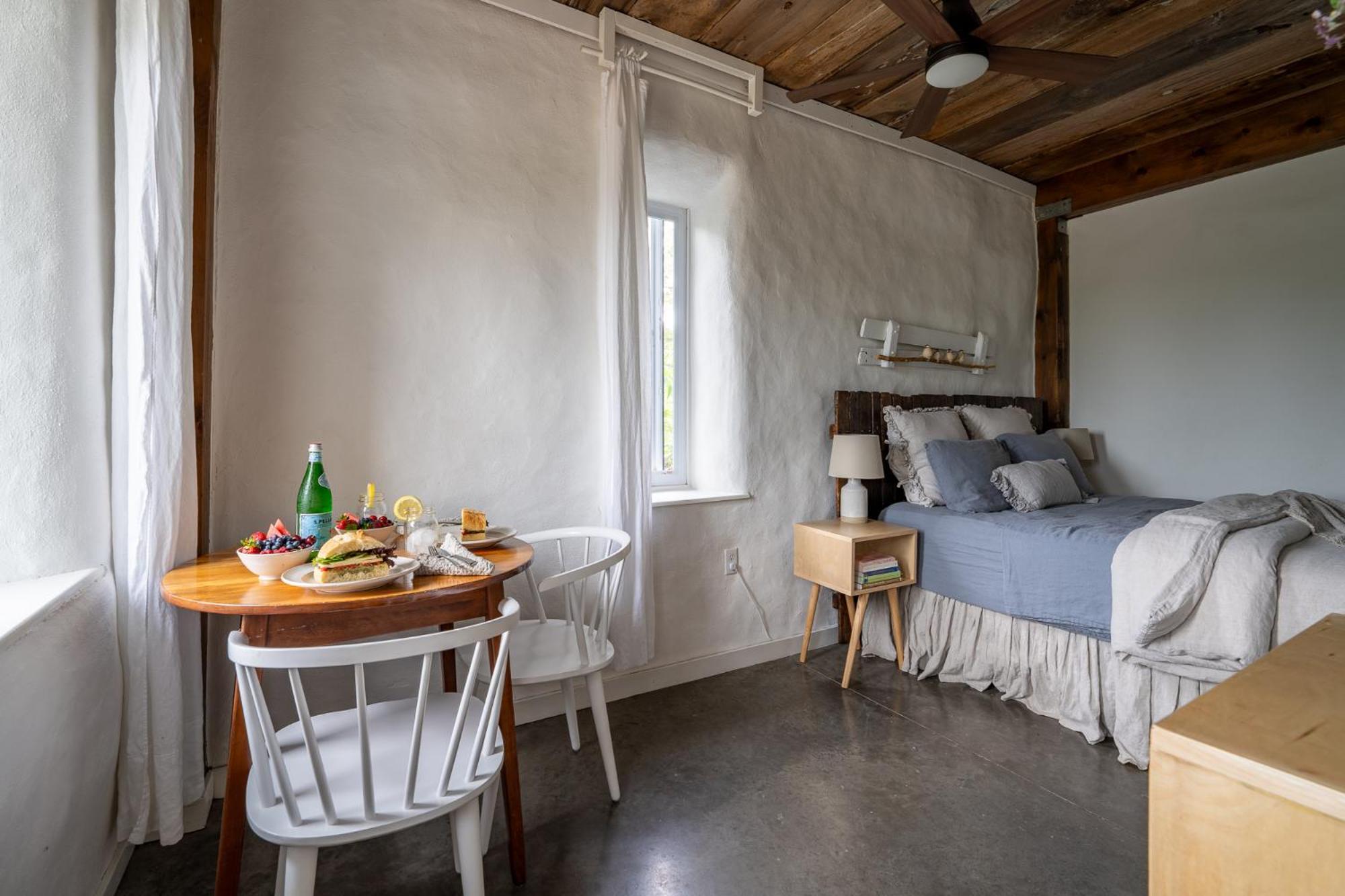 Owl'S Nest Suites Carrying Place Dış mekan fotoğraf